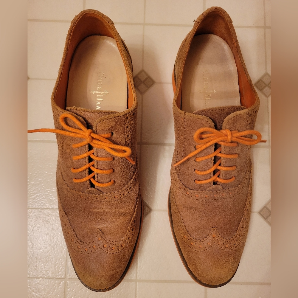 Cole Haan Women's Oxford Sz  7.5 Brown Suede with Orange Sole